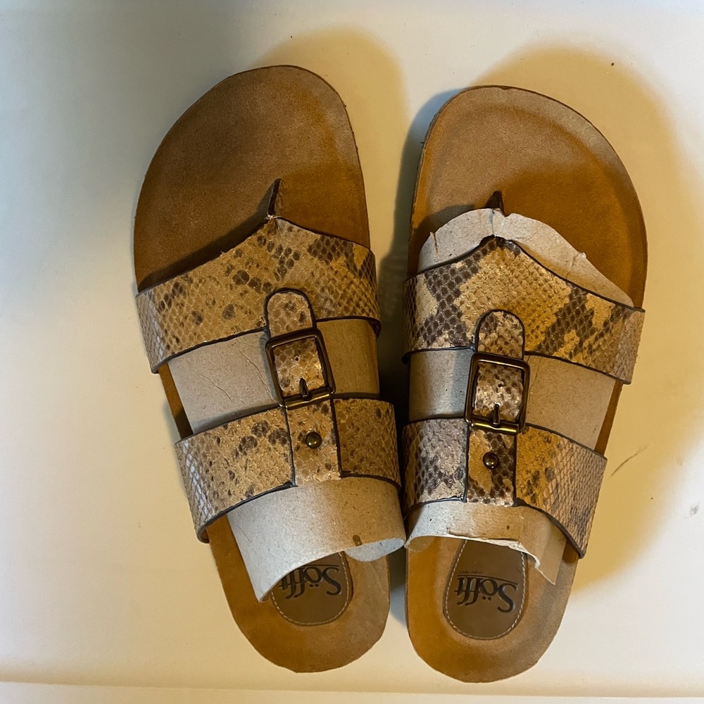 Brand new womens sofft sandals 11m